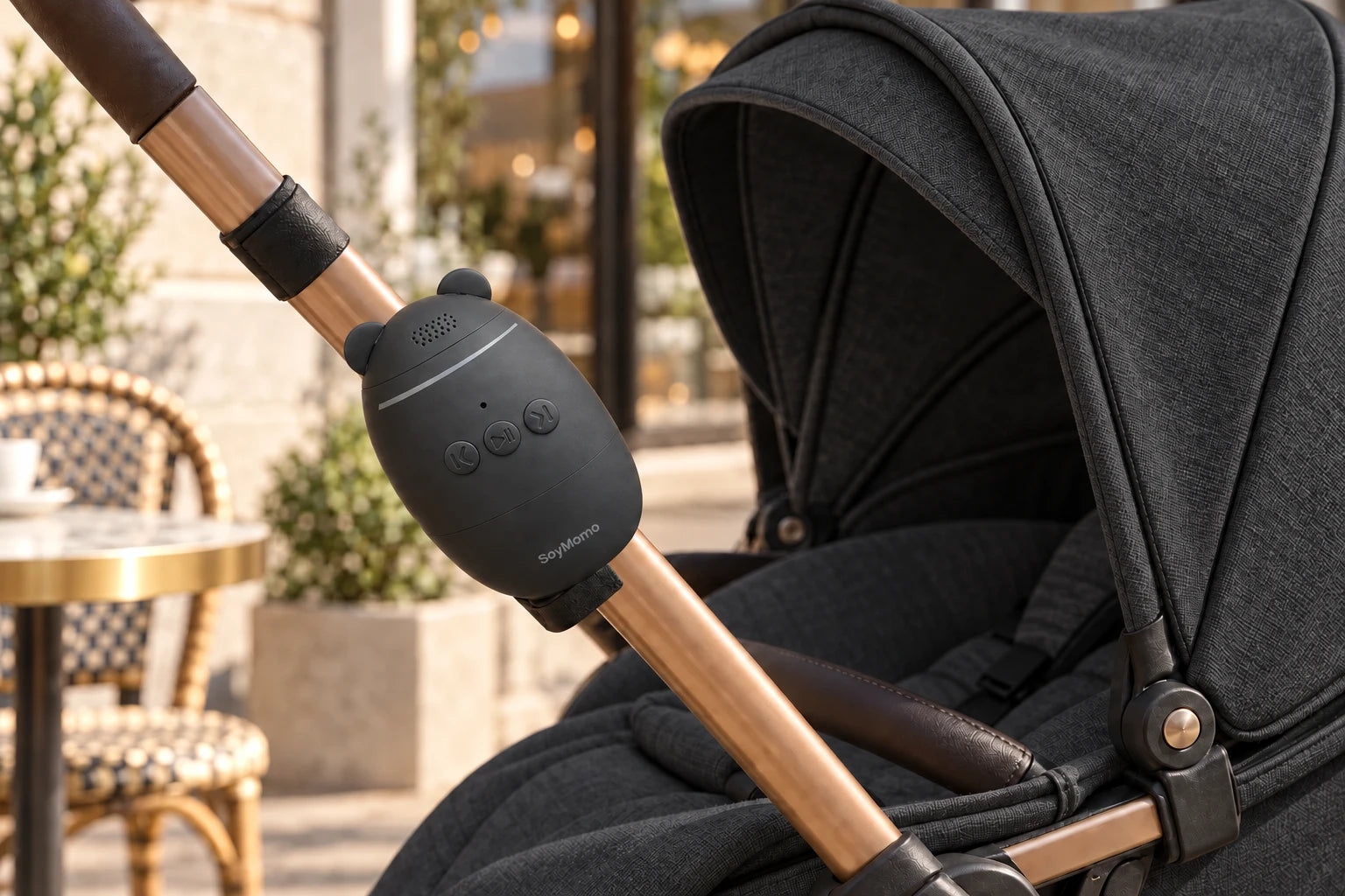 Baby Rocker SoyMomo instalado en un coche negro